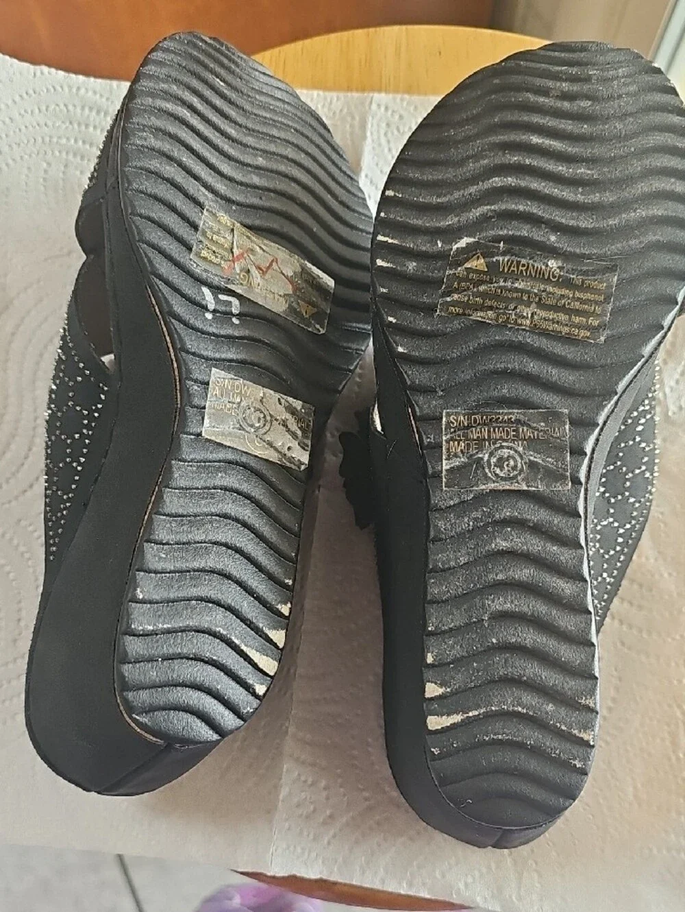 Black Butterfly Embellished Sandals – Women’s Size 8
